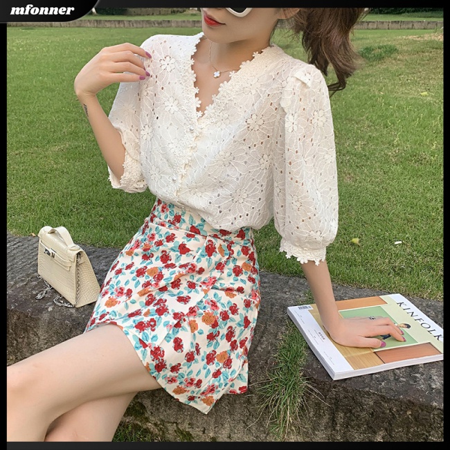 Áo Kiểu Tay Phồng Cổ Chữ V Phối Ren Phong Cách Retro