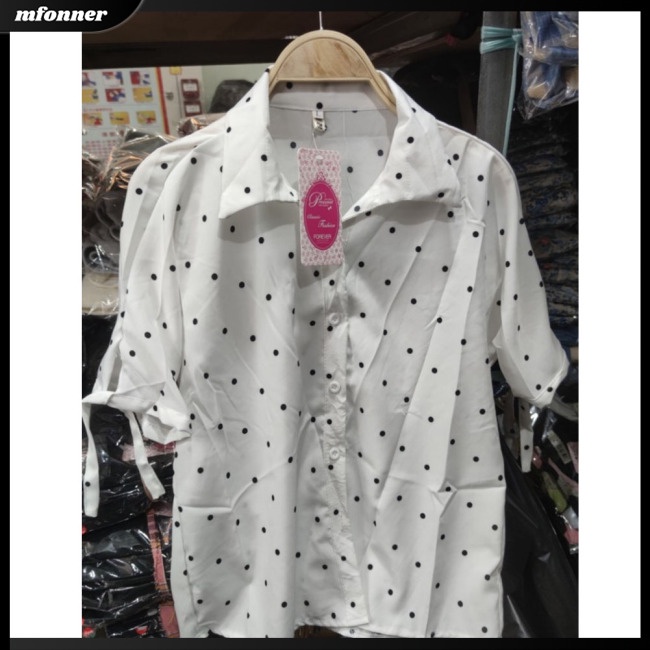 Áo Sơ Mi Nữ Tay Lửng Cổ Chữ V Họa Tiết Chấm Bi Thời Trang