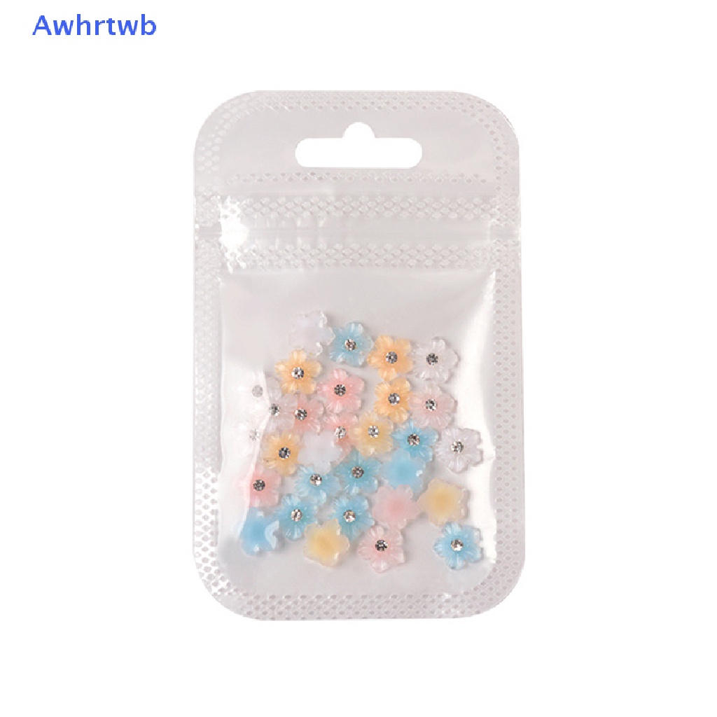 Set 30 Bông Hoa Pha Lê 3D Nhiều Kích Cỡ Trang Trí Móng Tay Nghệ Thuật Mới