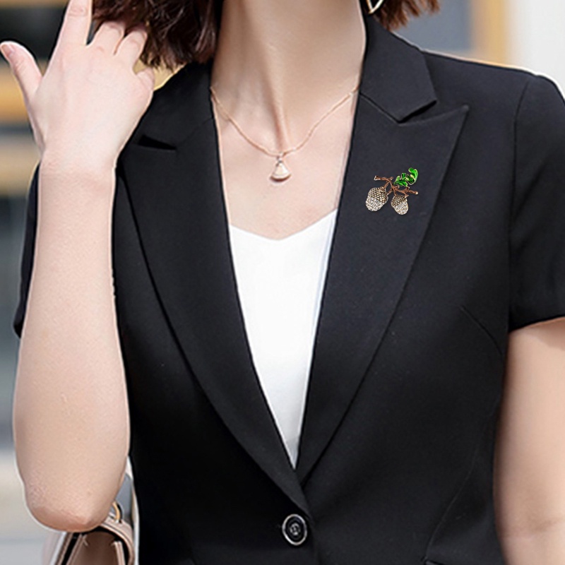 Ghim Cài Áo Hình Quả Thông Đính Đá Nhân Tạo Thời Trang