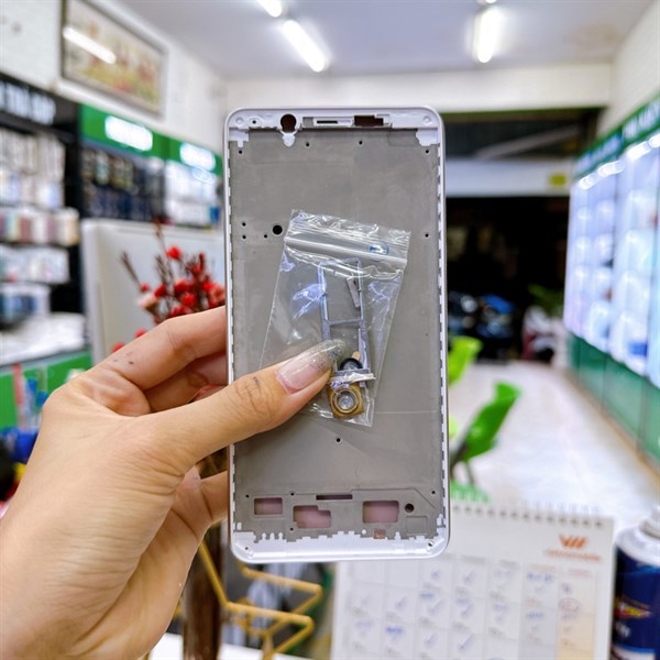 Bộ vỏ Vivo V7 zin mấu máy chuẩn. hàng như hình.