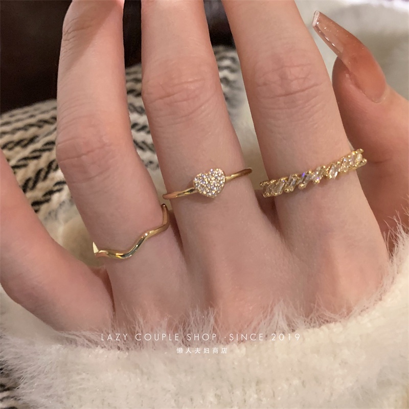 Set 3 Nhẫn Vàng Gợn Sóng Đính Đá Zircon Sang Trọng Cho Nữ