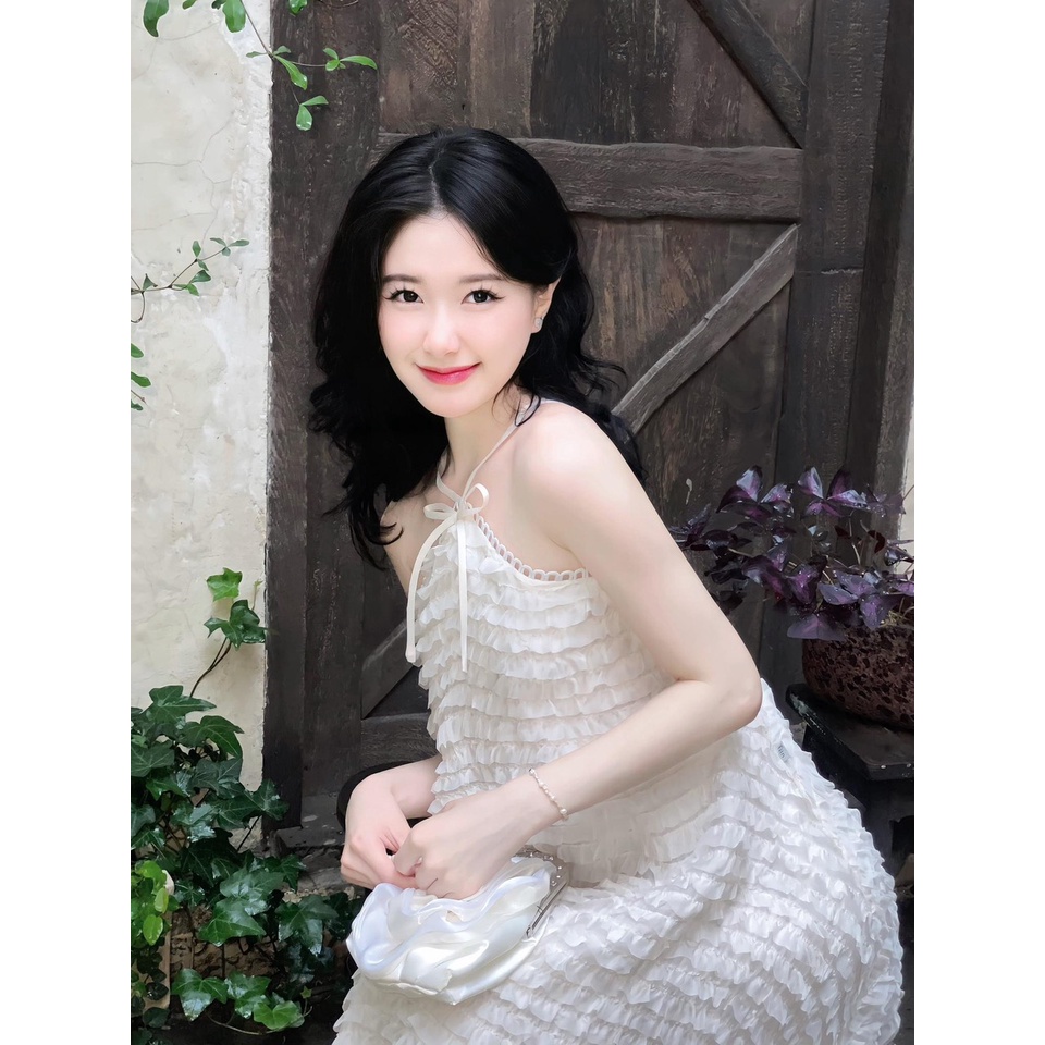 Đầm tầng bèo cổ yếm