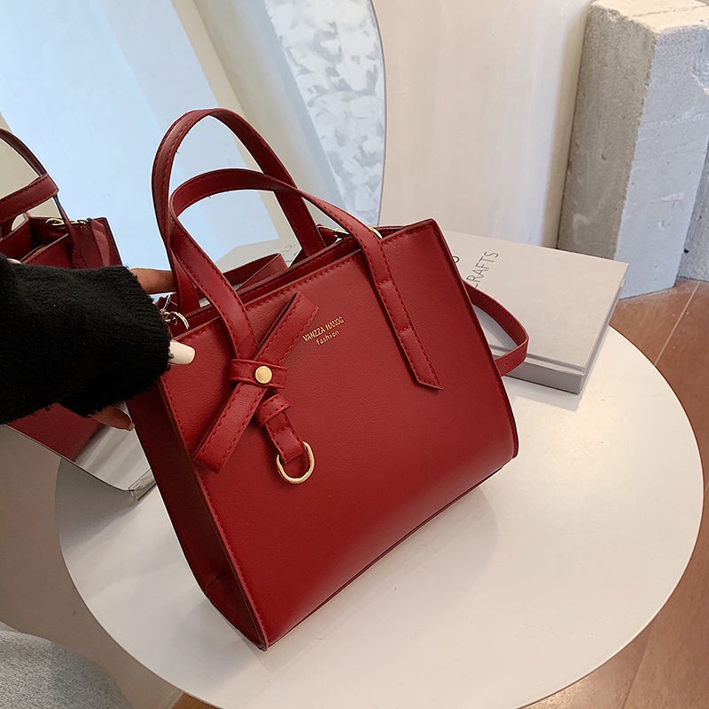 Túi Xách Đeo Vai Cỡ Lớn Màu Đỏ Thời Trang Cho Nữ