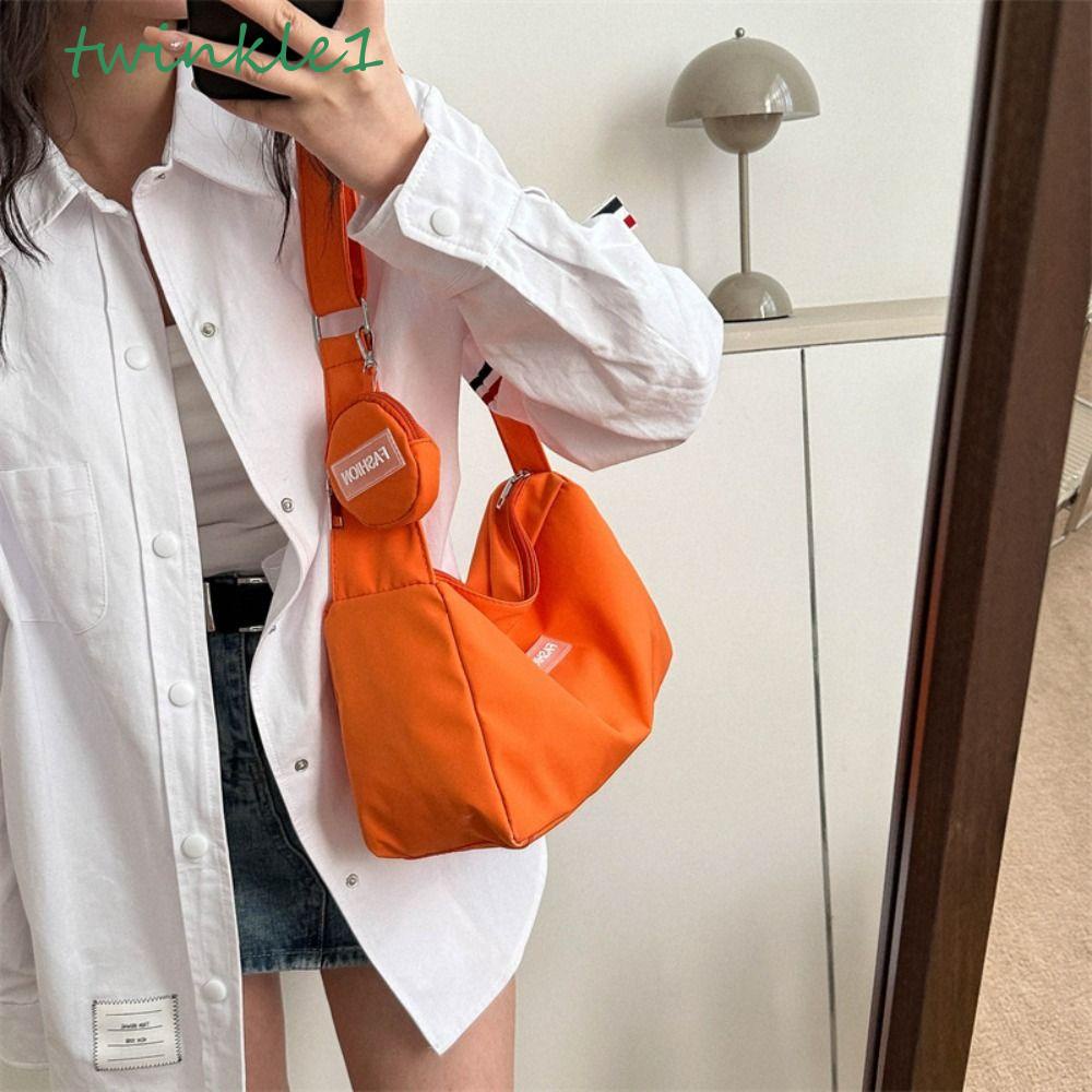 Túi Vải Đeo Chéo Đính Quả Bông In Chữ Phong Cách Hàn Quốc