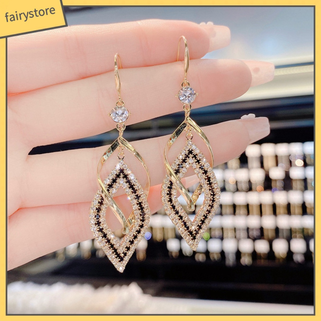 1 Đôi Bông Tai Hình Học Rỗng Đính Đá Sáng Bóng Phong Cách Vintage Dành Cho Nữ