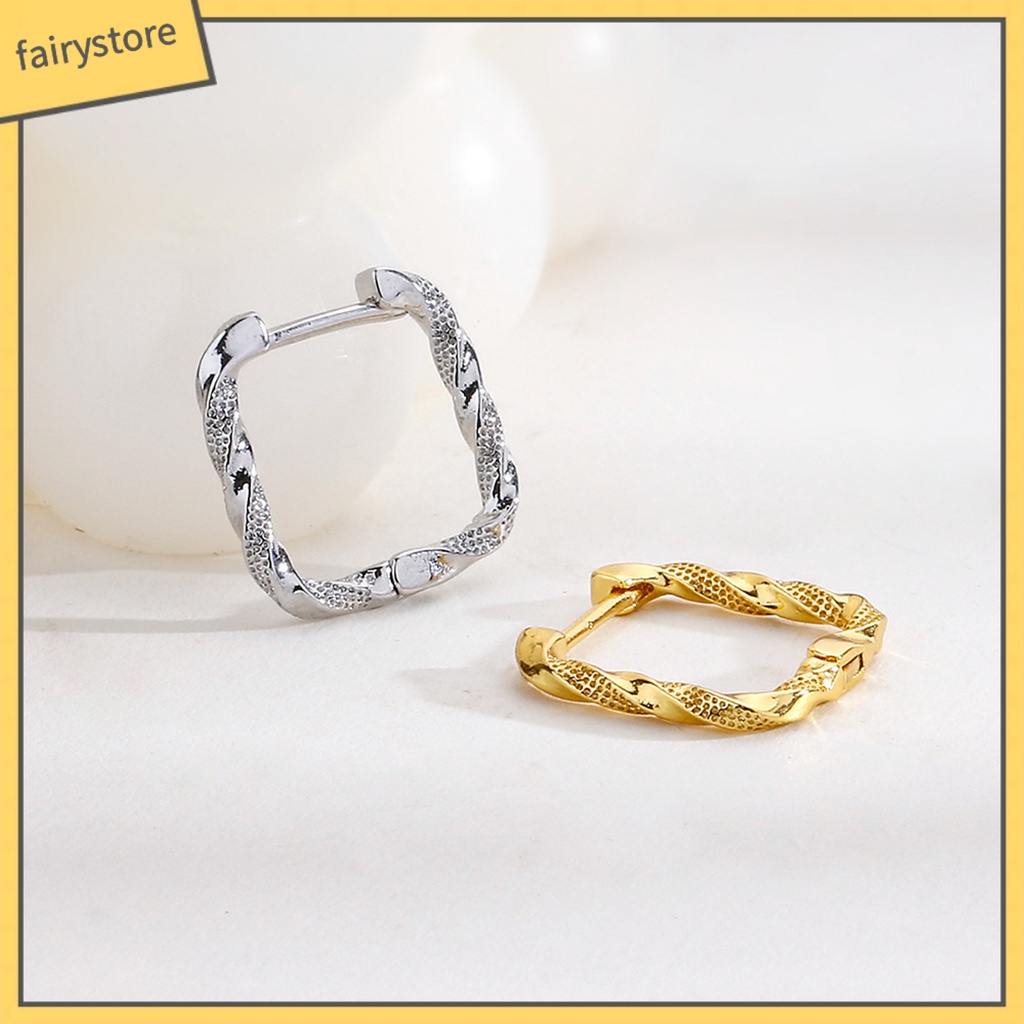 1 Khuyên Tai Kim Loại Hình Vuông Màu Vàng / Bạc Mini Thời Trang Cho Nữ