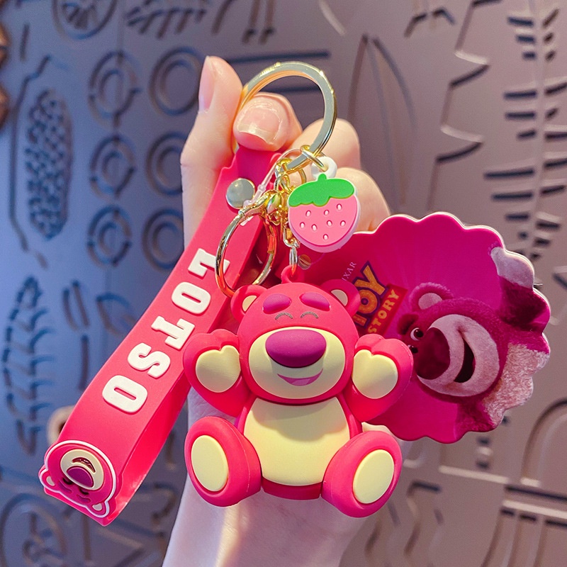 Móc Khóa Hình Chú Gấu Và Dâu Tây Hoạt Hình Đáng Yêu