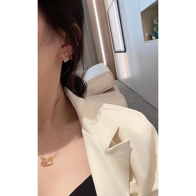 Bông Tai LV Bằng Thép Titan Hình Chữ Thời Trang Cho Nữ