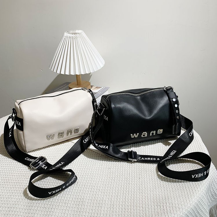 Túi Đeo Vai Thời Trang Dễ Phối Đồ Cho Nữ