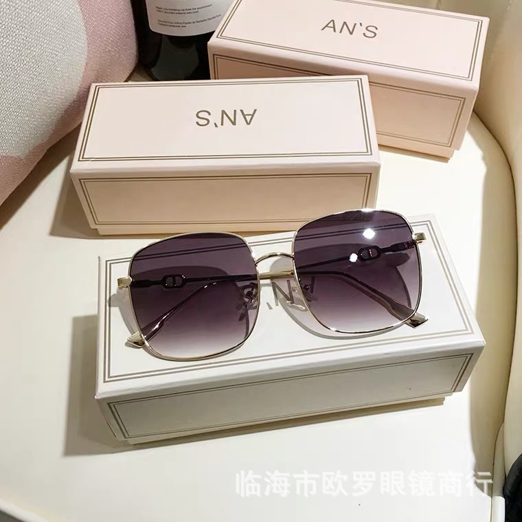 Kính Mát Chống Tia UV400 Thời Trang Cho Nam Nữ