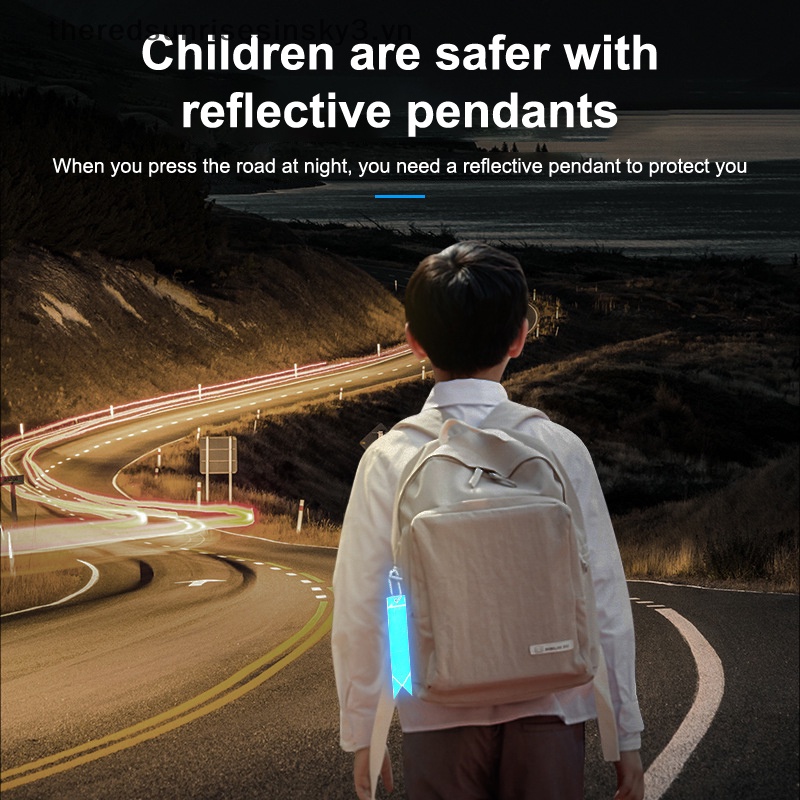 # # Mặt Dây Chuyền Dạ Quang Cảnh Báo Đi Bộ Ban Đêm Bằng PVC Chống Nước Có Móc Khóa Phát Sáng Trong Bóng Tối