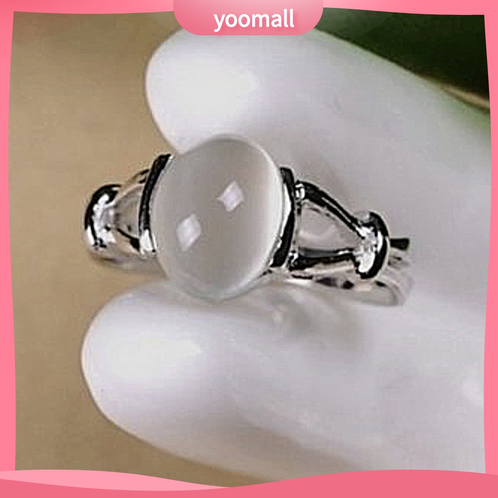 Nhẫn Đính Đá Mặt Trăng Phong Cách Vintage Cho Nữ