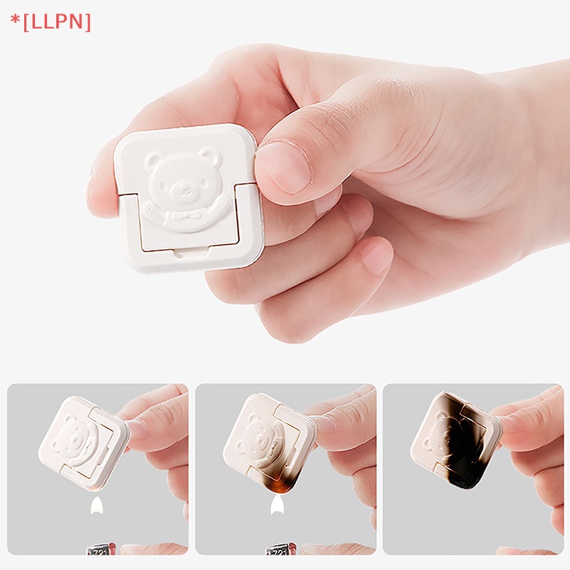 Set 5 Nắp Đậy Ổ Cắm Điện 2 / 3 Lỗ Hình Gấu Hoạt Hình Màu Trơn Bảo Vệ An Toàn Cho Bé