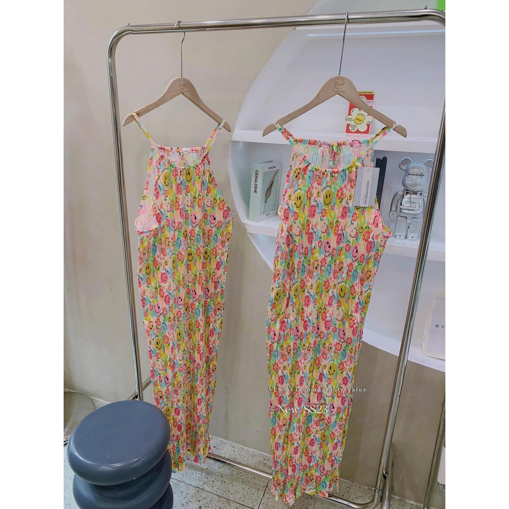 Đầm yếm voan dập ly mặt cười