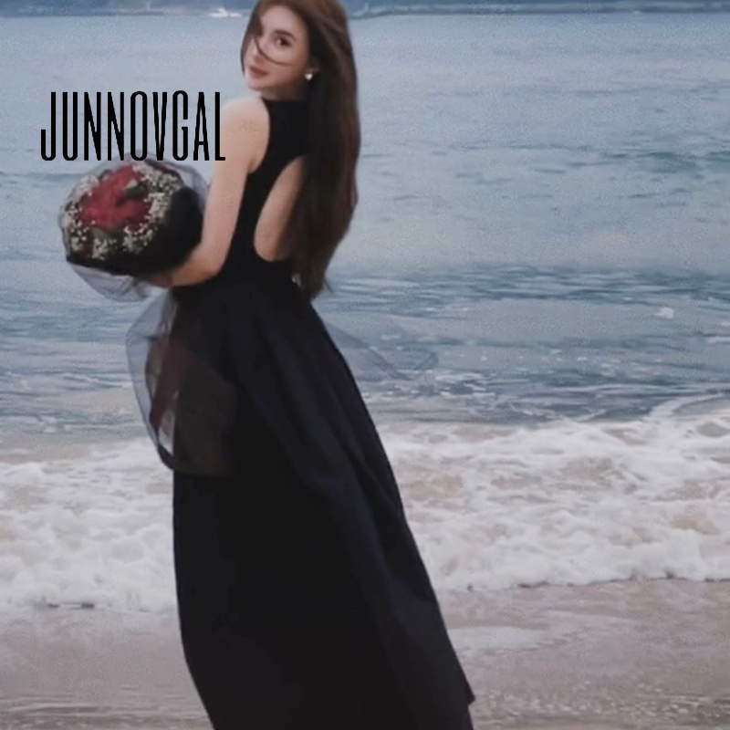 Junnovgal women 2023 new fashion naked backless seaside vacation váy cao cấp