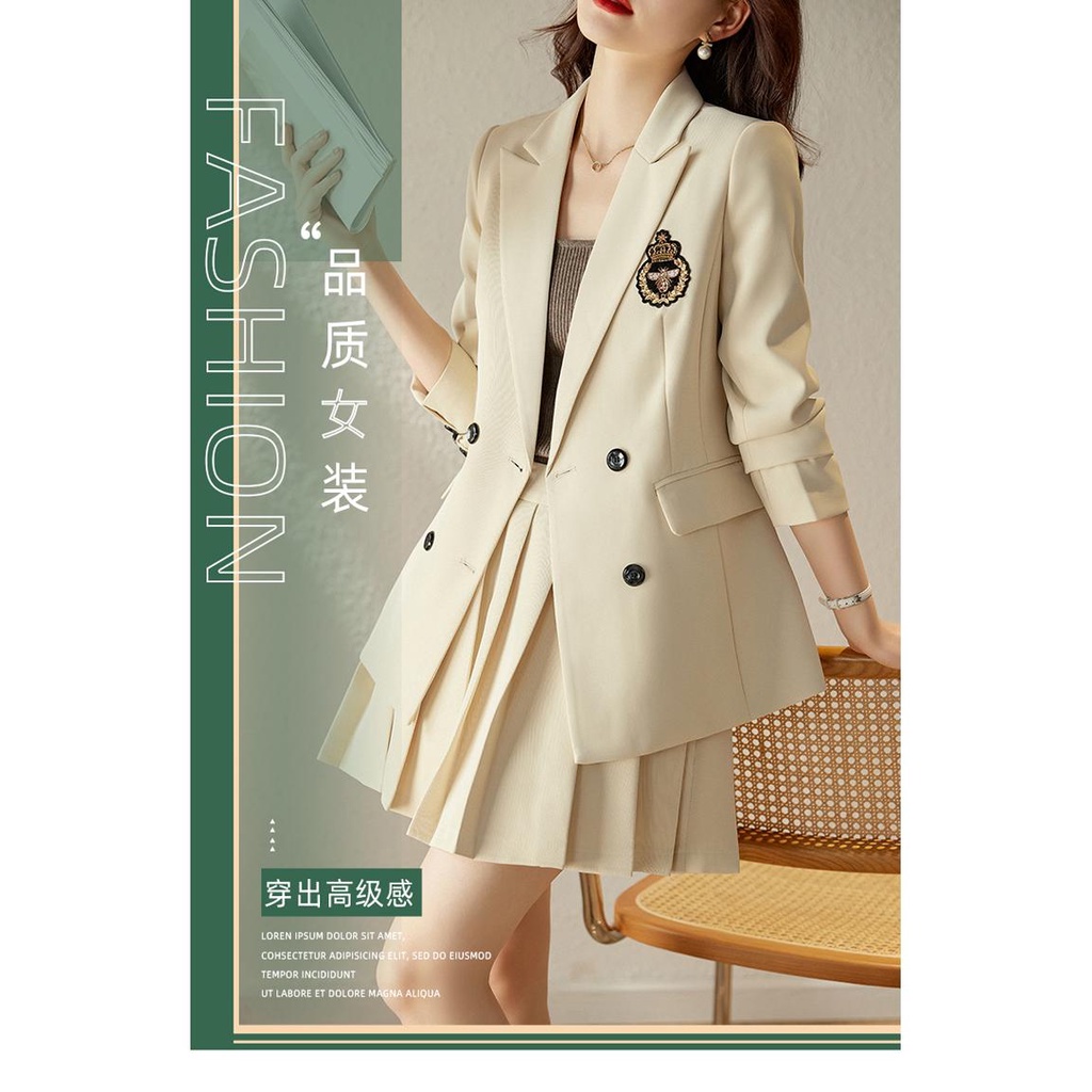 Bộ vest nữ với váy xếp ly cho mùa xuân tạo vẻ sang trọng và chuyên nghiệp phù hợp cho phụ nữ thời trang với phong cách nữ thần