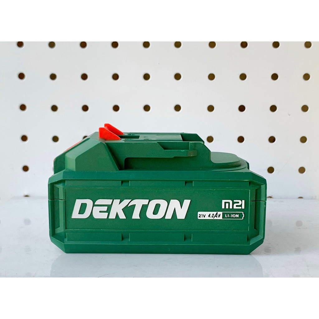 Pin Sạc Dekton 21V 4Ah. Dùng cho máy Dekton và những máy trên thị trường chạy chân MKT.