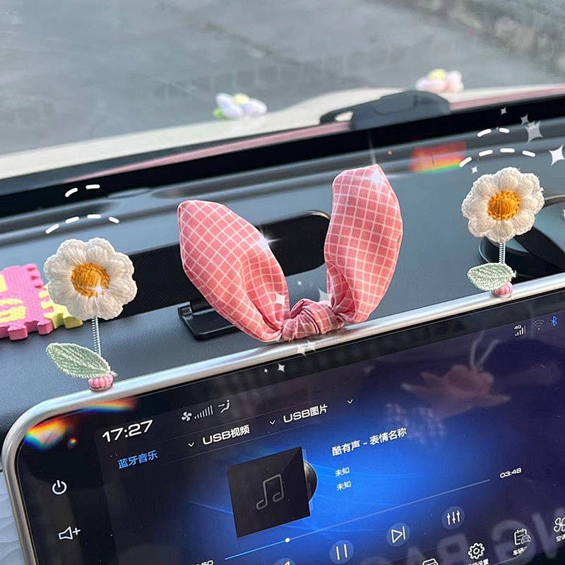 Internet Celebrity Car Cute Refreshing Bow Shaking Head Flower Small Ornaments Car Central Control Dashboard Car Interior Decoration fYOS
