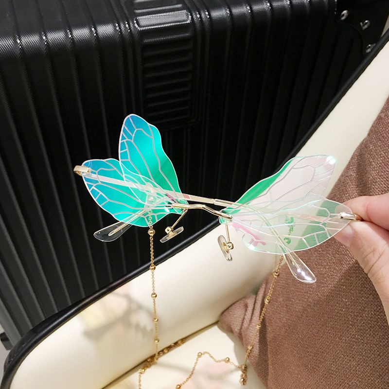 Kính Mát Dây Xích Hình Đôi Cánh Phong Cách Âu Mỹ Thời Trang Đi Biển Cho Nữ
