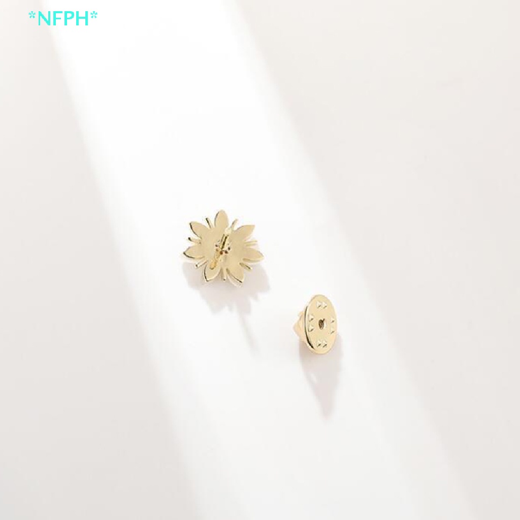 Ghim Cài Áo Hình Hoa Đính Ngọc Trai Nhân Tạo Thời Trang Cho Nữ Mới