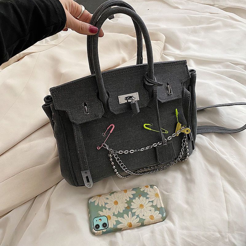 Túi Đeo Chéo Canvas Phối Khóa Bạch Kim Phong Cách Mới 2022