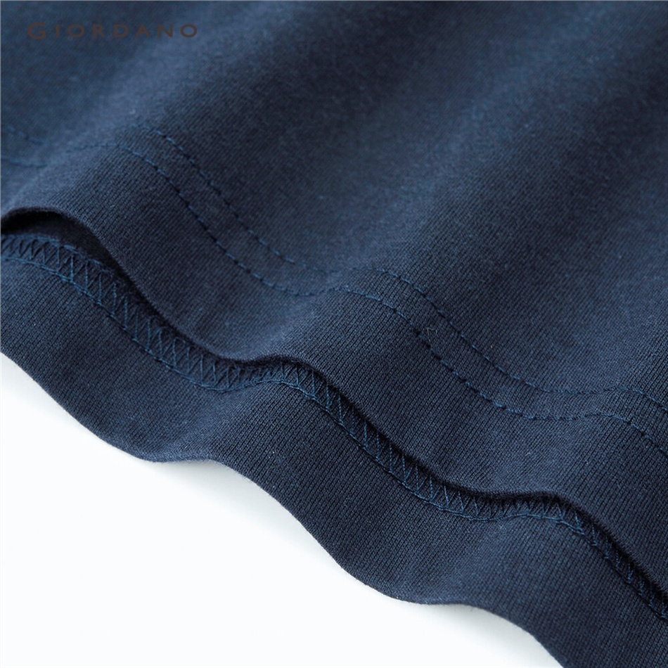 Áo thun cotton GIORDANO 13023203 tay ngắn cổ tròn thêu họa tiết cho nam