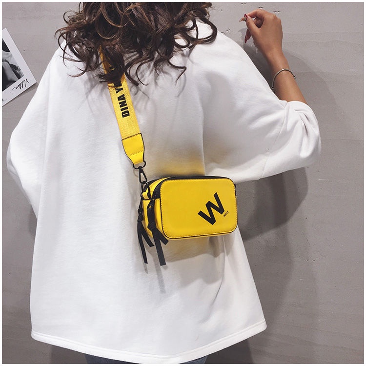 Túi Đeo Chéo Vai Bằng Da Bóng Thời Trang Hàn Quốc Sành Điệu Cho Nữ