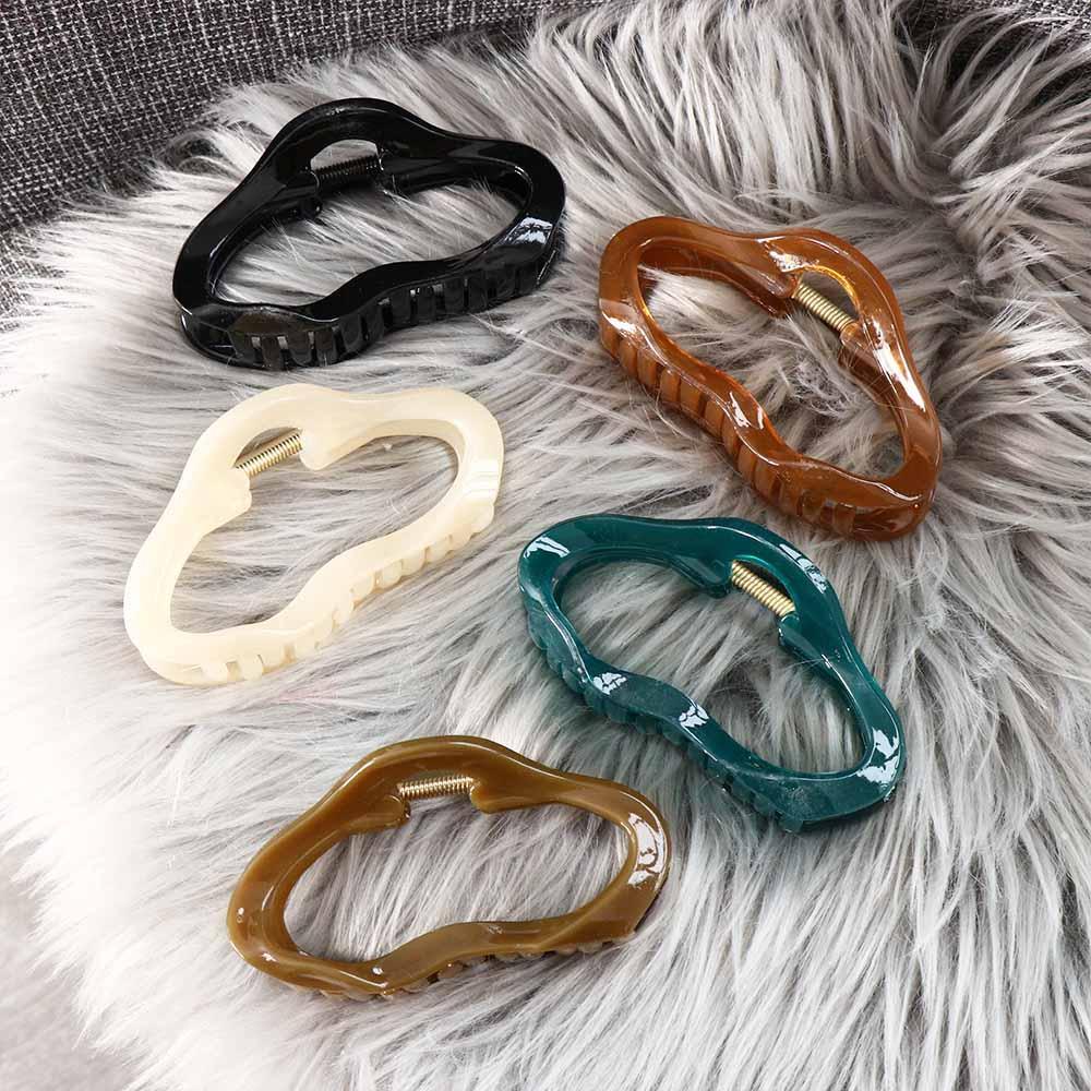 Kẹp Tóc Hình Đám Mây / Cá Mập Màu Hổ Phách Khoét Rỗng Đơn Giản Cho Nữ