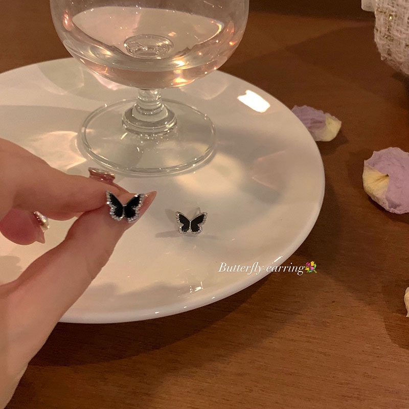 Khuyên Tai Hình Bướm Đen Ngọt Ngào Cá Tính Cho Nữ