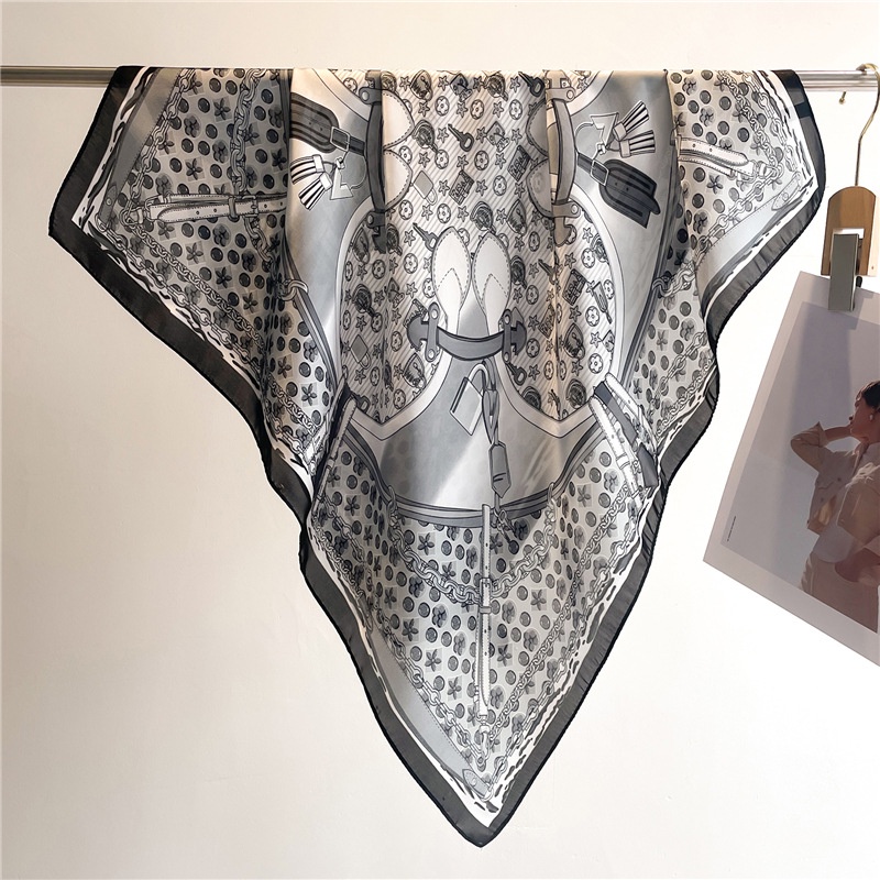 Khăn Choàng Cổ Hình Vuông 70X70Cm In Họa Tiết Hoa Bằng Lụa Thời Trang Xinh Xắn Cho Nữ