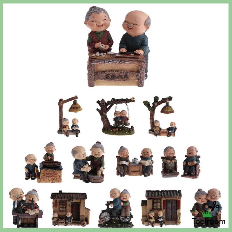 [Toolroom] Tượng Cặp Đôi Lớn Tuổi Rửa Chân Trang Trí Nhà Cửa