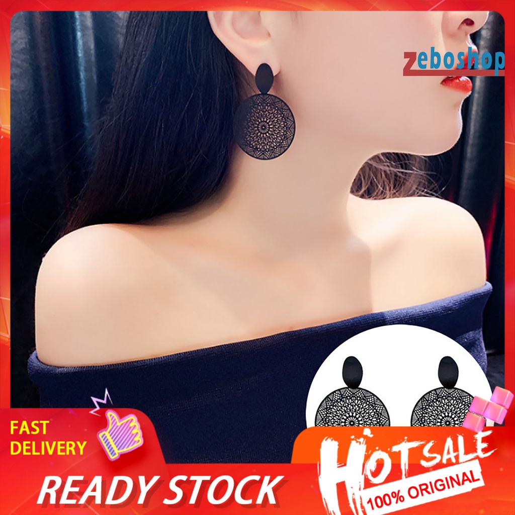 1 Đôi Khuyên Tai Hợp Kim Tròn Rỗng Họa Tiết Thời Trang Cho Nữ