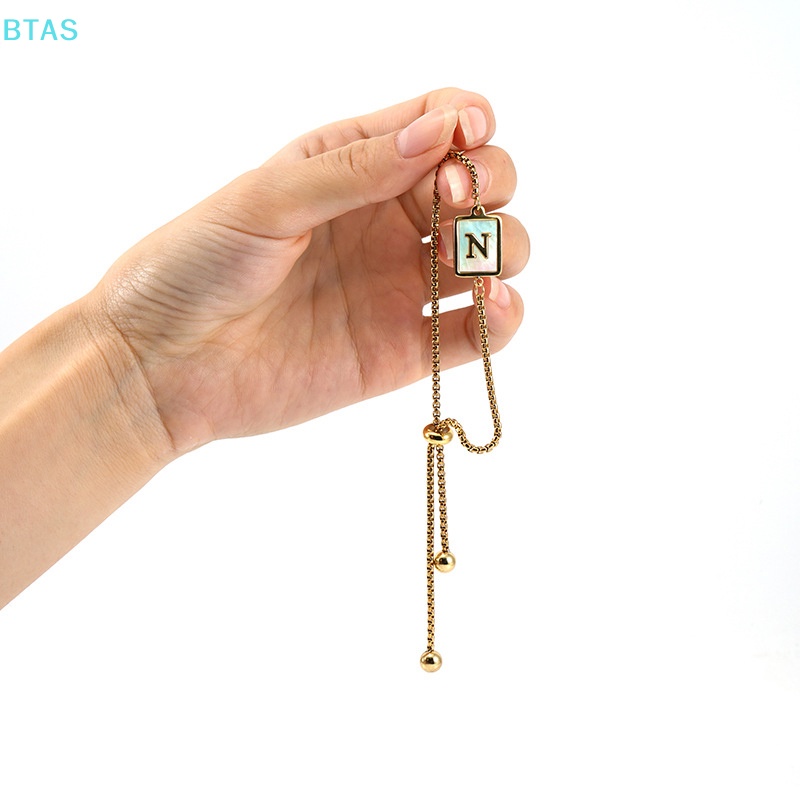 Vòng Tay Dây Xích Bằng Thép Titan Mặt 26 Chữ Cái Màu Vàng Tự Nhiên Có Khóa Điều Chỉnh Được Cho Nữ