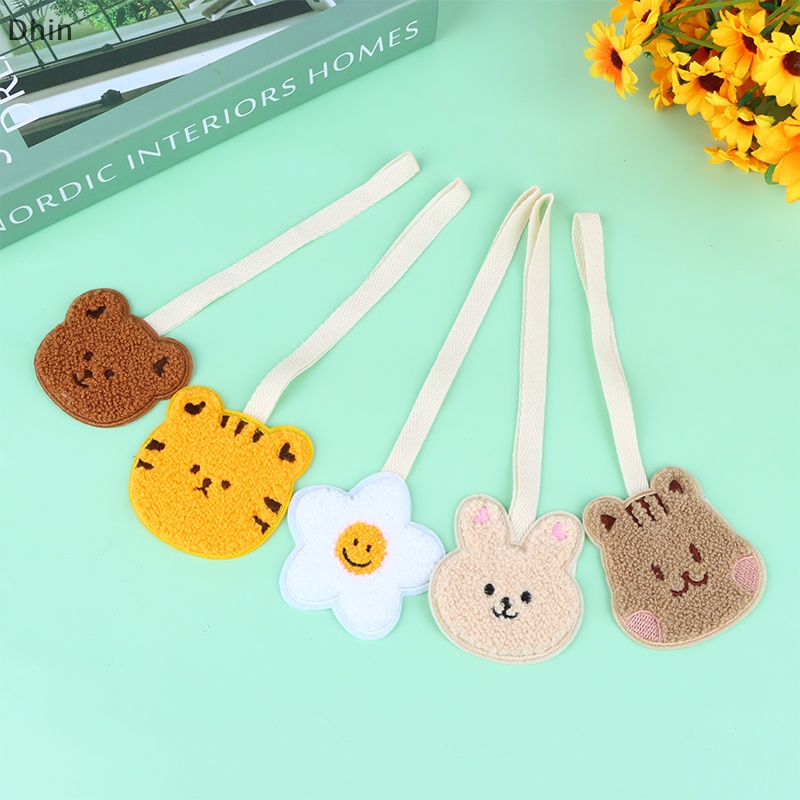 [Dhin] Móc Khóa Thêu Tên Với Mặt Dây Chuyền Hình Gấu Nhỏ Tinh Tế Thời Trang Kèm Thẻ Tên