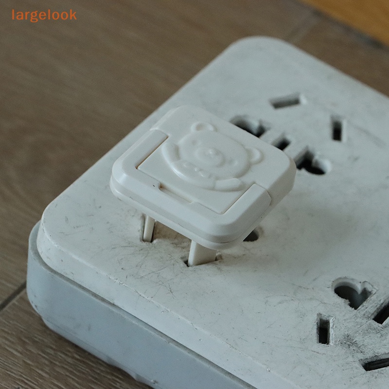 Set 5 Nắp Đậy Ổ Cắm Điện 2 / 3 Lỗ Hình Gấu Hoạt Hình Bảo Vệ An Toàn Cho Bé