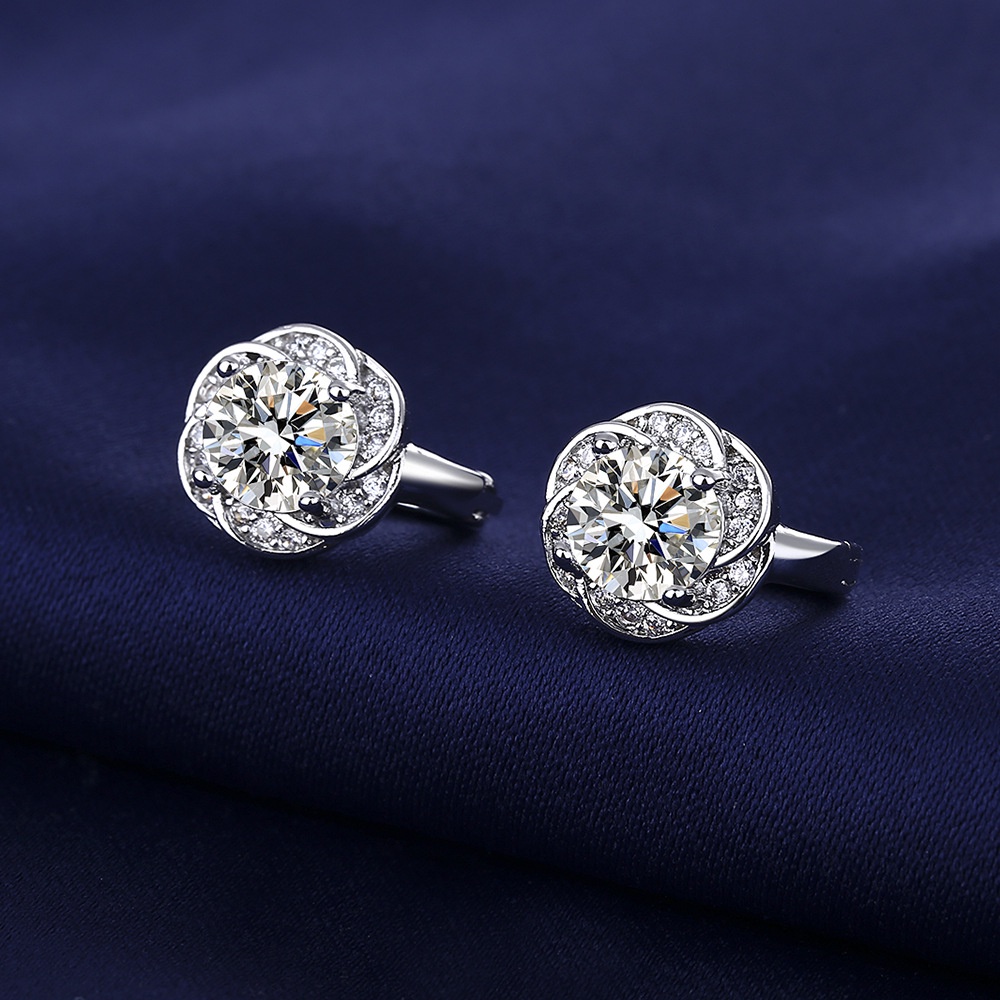 Khuyên Tai Hình Hoa Hồng Đính Kim Cương Trắng Thời Trang Đơn Giản Cổ Điển Cho Nữ