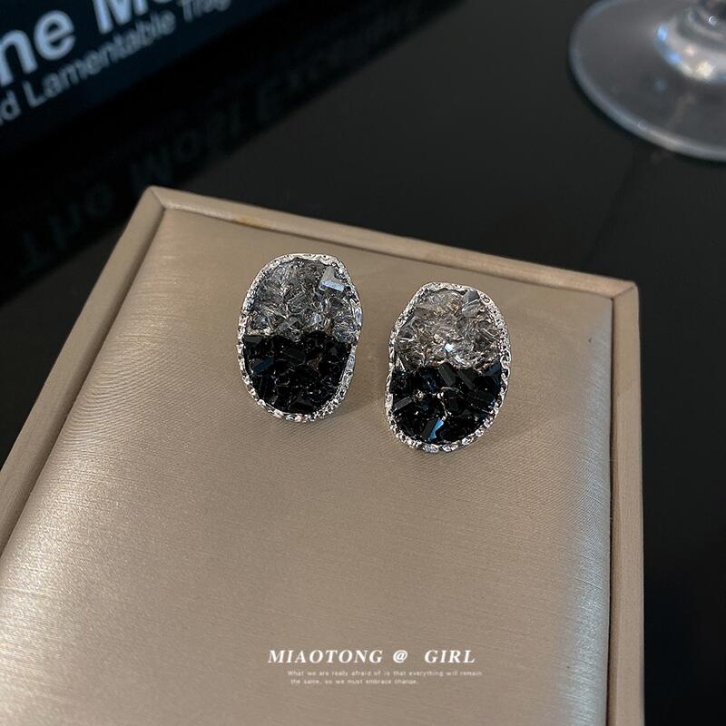 Bông Tai ĐíNh Đá LấP LáNh Sang TrọNg