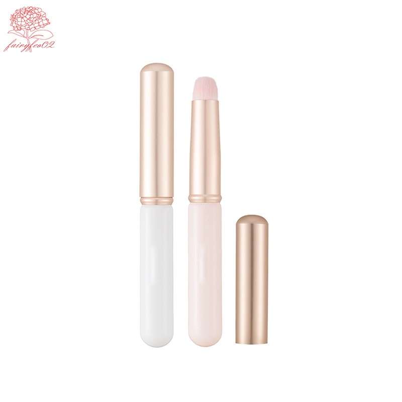 Cọ son môi tay cầm ngắn mới có nắp đậy