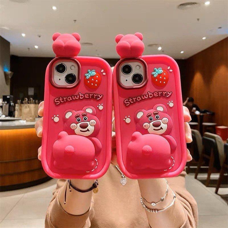 Gấu dâu Strawberry leo cam-Ốp lưng iphone đủ các dòng máy-Hot trend_xu hướng hiện nay-Khuyễn mãi sập sàn