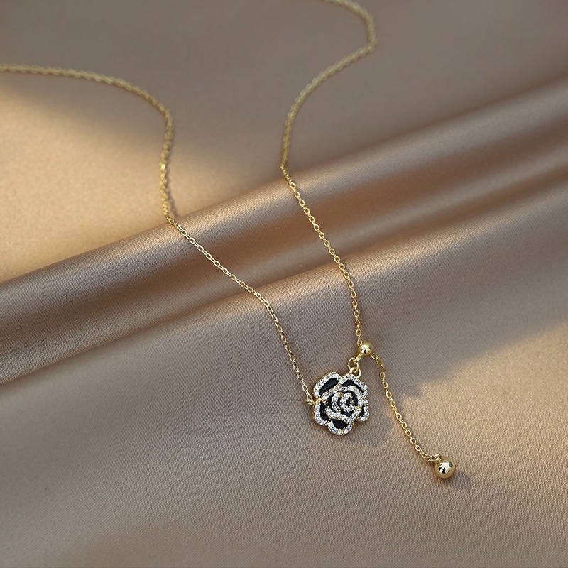 Vòng cổ Mặt Hoa Trà Đen Đính Đá Zircon Kiểu Hàn Quốc Dễ Thương Cho Nữ