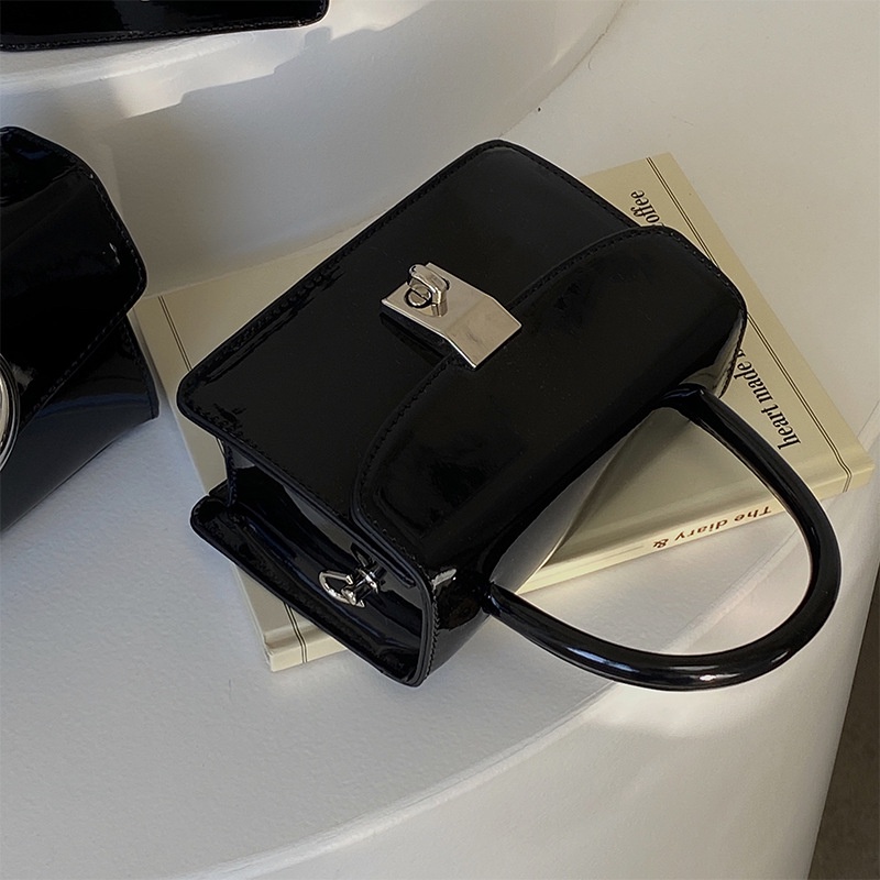 Túi Đeo Chéo Da Bóng Hình Vuông Cỡ Nhỏ Phối Dây Đeo Sợi Xích Thời Trang Nhật Hàn Cao Cấp Cho Nữ