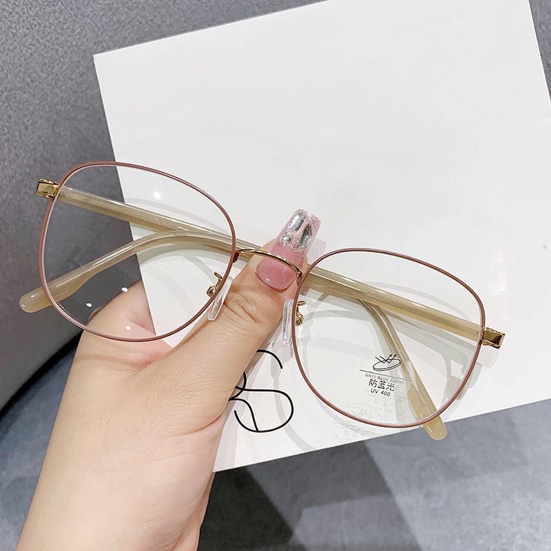 Kính Mát Gọng Vuông Chống Tia Bức Xạ Thời Trang