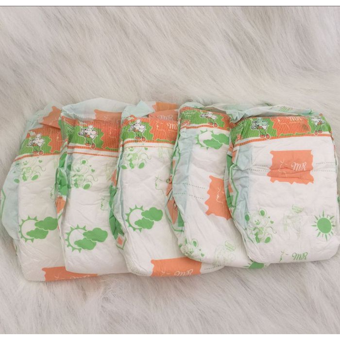 Núm Vú Giả Có Nam Châm Gắn Bình Sữa Em Bé Tiện Dụng