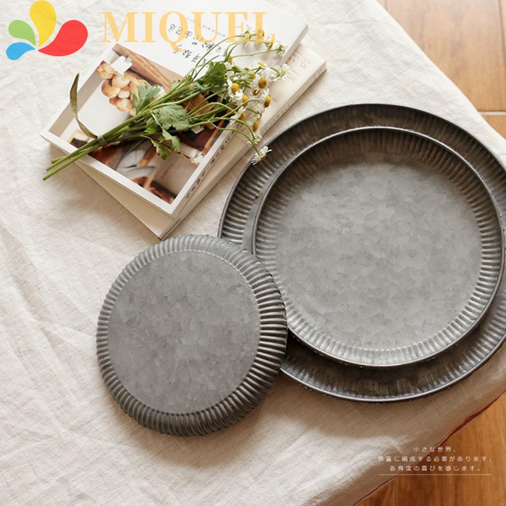 Khay Sắt Hình Tròn Dùng Phục Vụ Đám Cưới Phong Cách Vintage