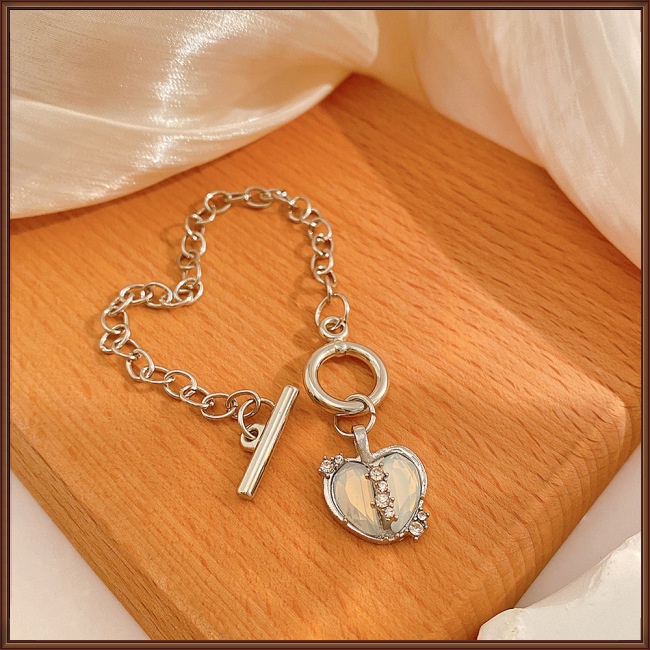 Vòng Tay Đính Đá Zircon Hình Trái Tim Sang Trọng Cho Nữ