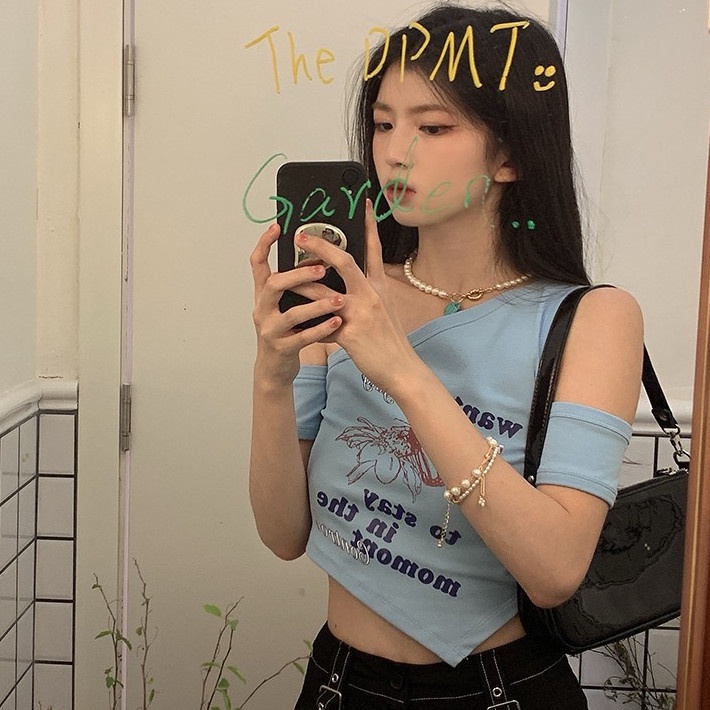 Áo Thun Ngắn Tay Trễ Vai In Họa Tiết Xinh Xắn Dành Cho Nữ