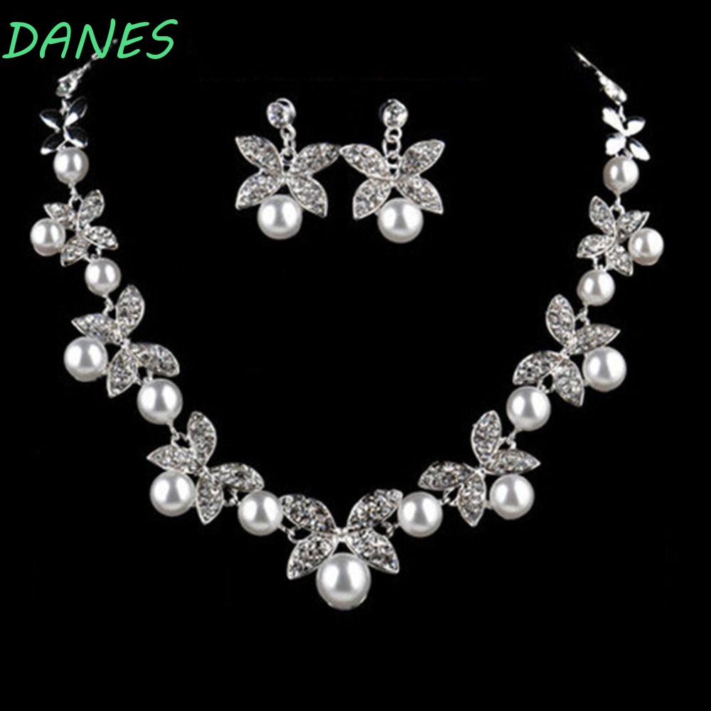 Bộ Khuyên Tai Và Dây Chuyền Hình Bướm Đính Đá Sang Trọng