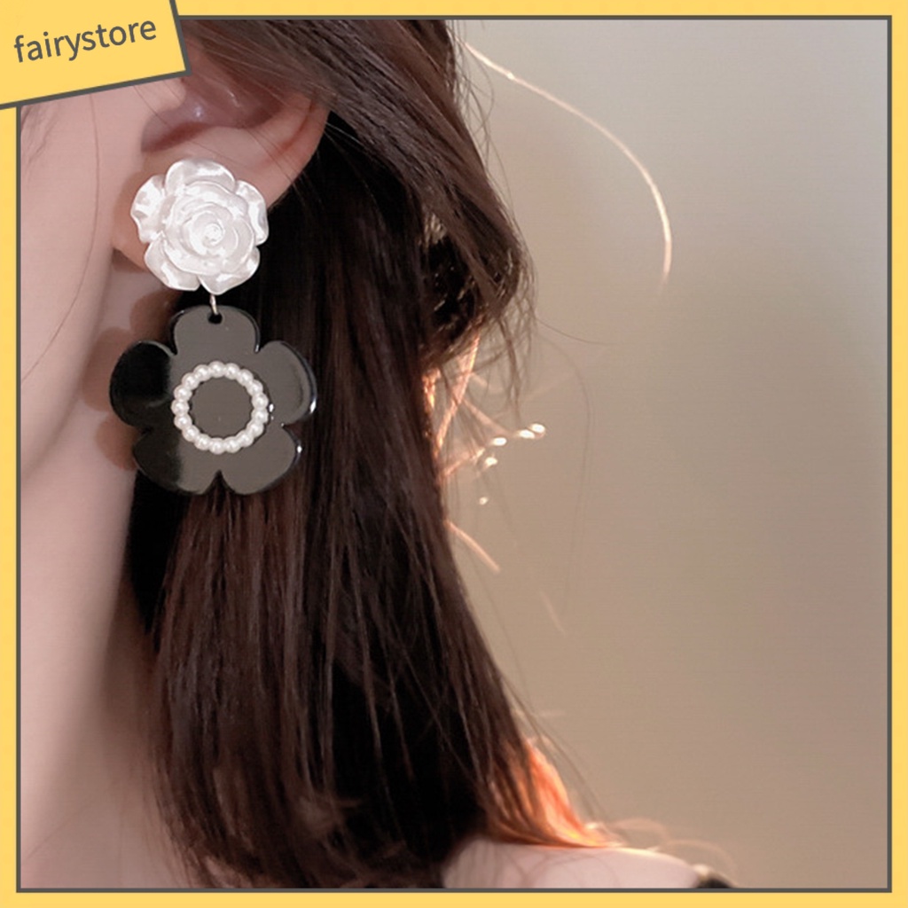 1 Đôi Bông Tai Hình Hoa Trà Đính Ngọc Trai Giả Phong Cách Retro