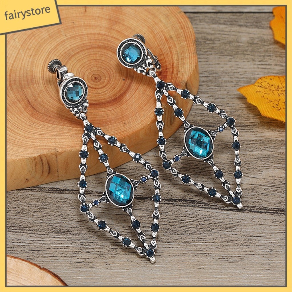 1 Đôi Bông Tai Hình Thoi Rỗng Đính Đá Phong Cách Vintage Dành Cho Nữ